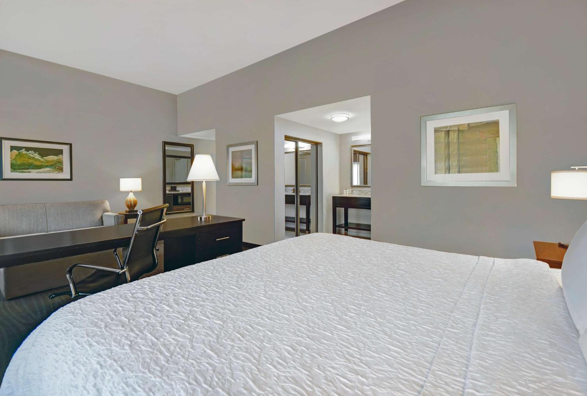Hampton Inn And Suites Robbinsville Exterior photo
